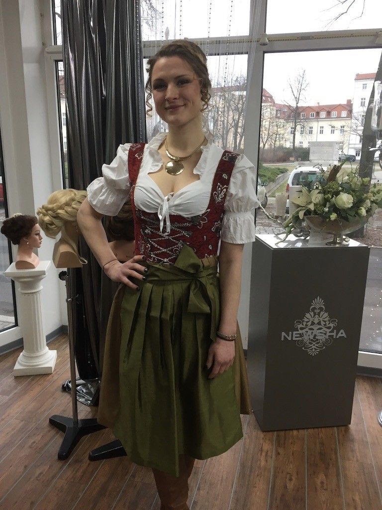 Bierkönigin Hieske Haarfantasien 2024-12-11 23:05:31