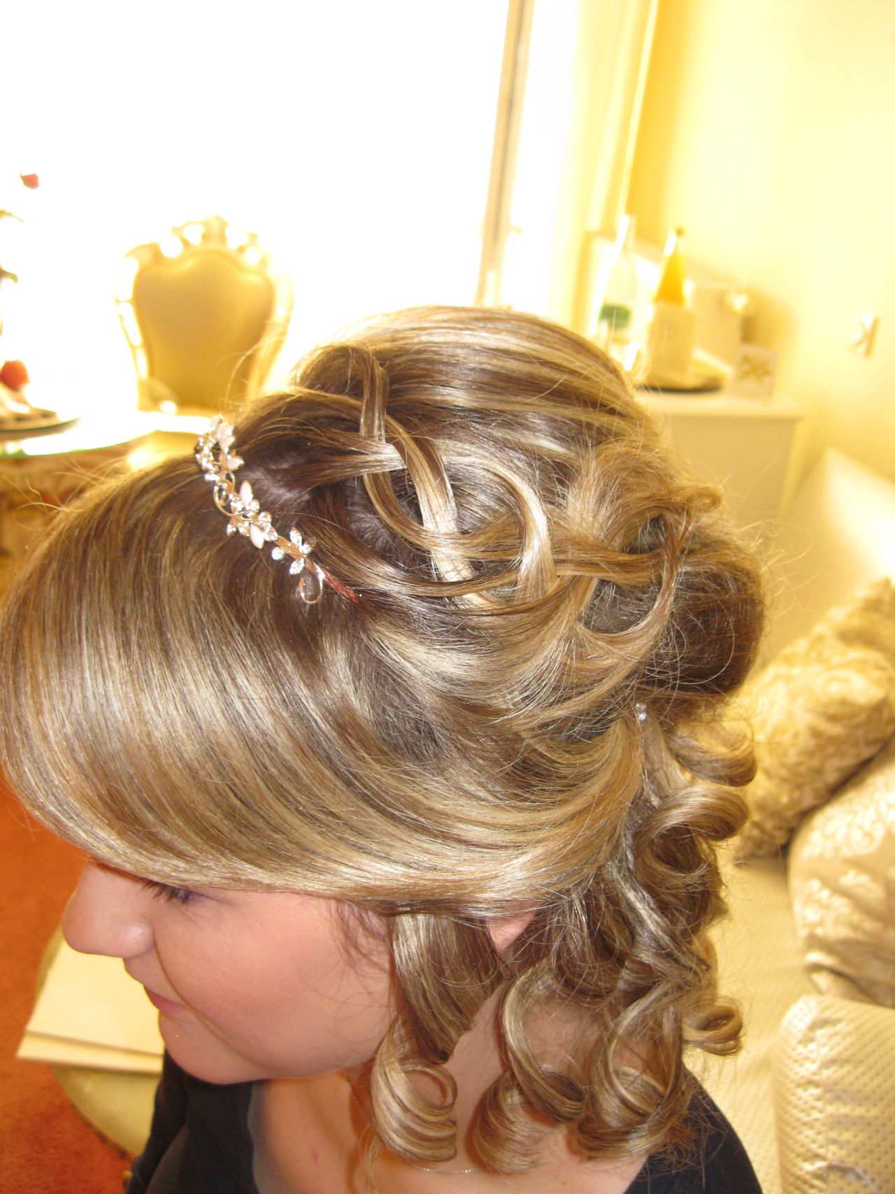 Festfrisuren Hieske Haarfantasien 2024-12-11 23:05:34