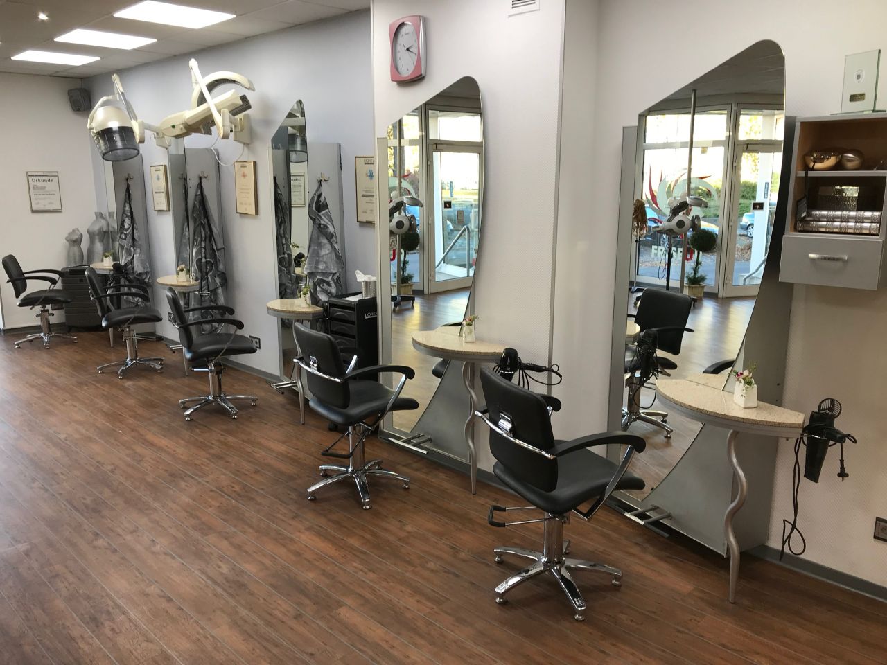 Unser-Salon Hieske Haarfantasien 2024-12-11 23:07:37